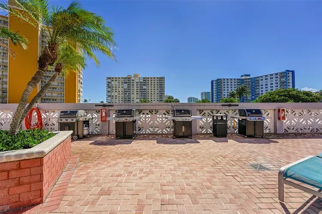 $675,000 | 405 North Ocean Boulevard, Unit 306, Pompano Beach, FL 33062