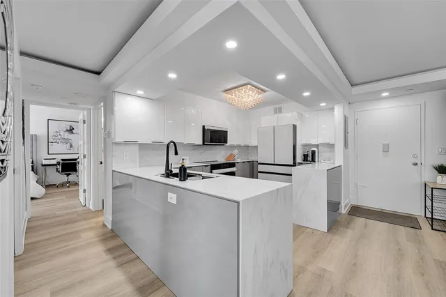 $675,000 | 405 North Ocean Boulevard, Unit 306, Pompano Beach, FL 33062