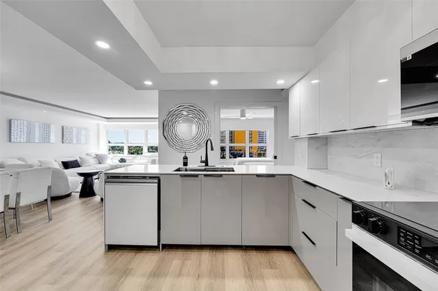 $675,000 | 405 North Ocean Boulevard, Unit 306, Pompano Beach, FL 33062