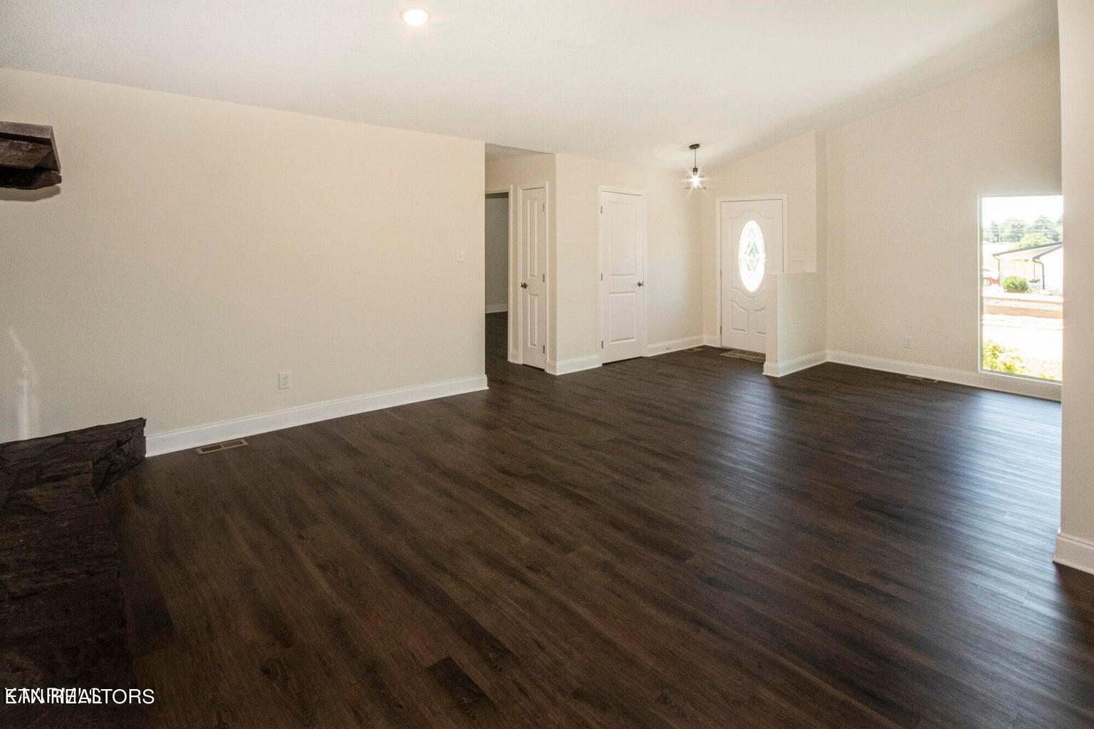 7600 Cedarcrest Road Knoxville, TN 37938 - Photo 12 of 30 living area