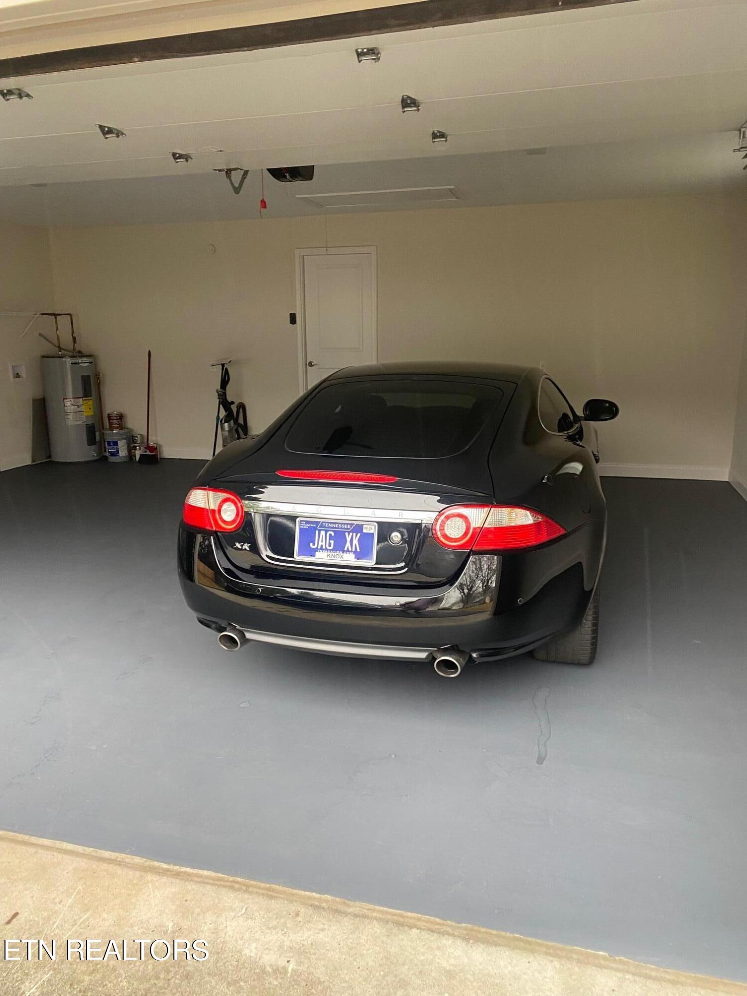 7600 Cedarcrest Road Knoxville, TN 37938 - Photo 18 of 30 2 car garage