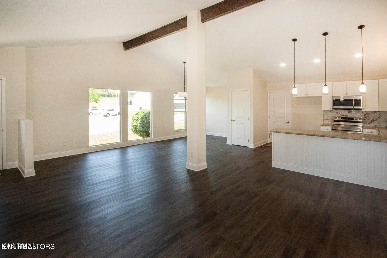 7600 Cedarcrest Road Knoxville, TN 37938 - Photo 2 of 30 Living room