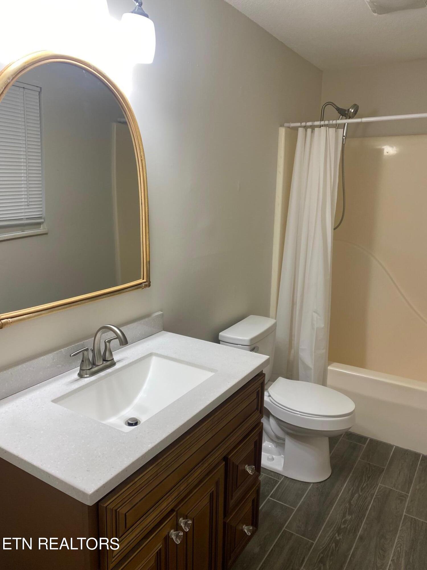 7600 Cedarcrest Road Knoxville, TN 37938 - Photo 22 of 30 master bath