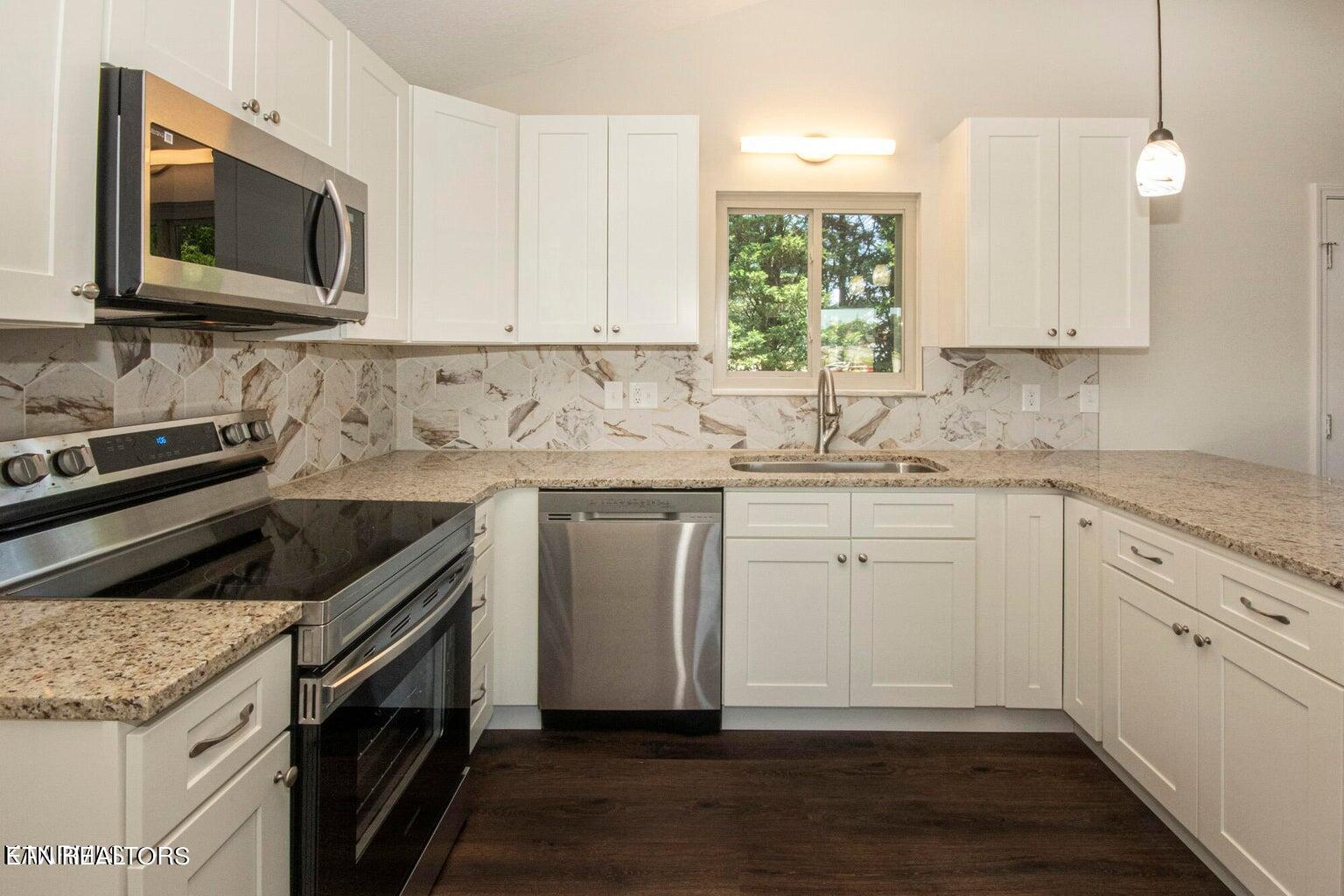 7600 Cedarcrest Road Knoxville, TN 37938 - Photo 4 of 30 kitchen