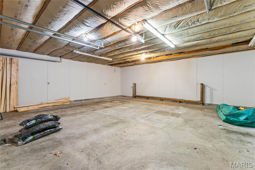 8 Howe Crossing Festus, MO 63028 - Photo 39 of 42