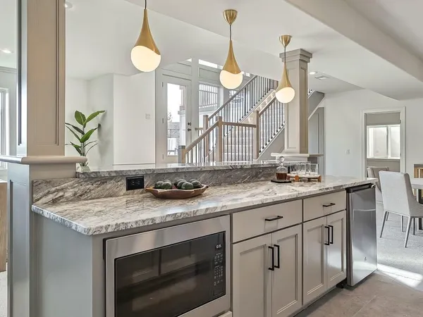 $1,675,000 | 5831 Lentz Drive, Parkville, MO 64152
