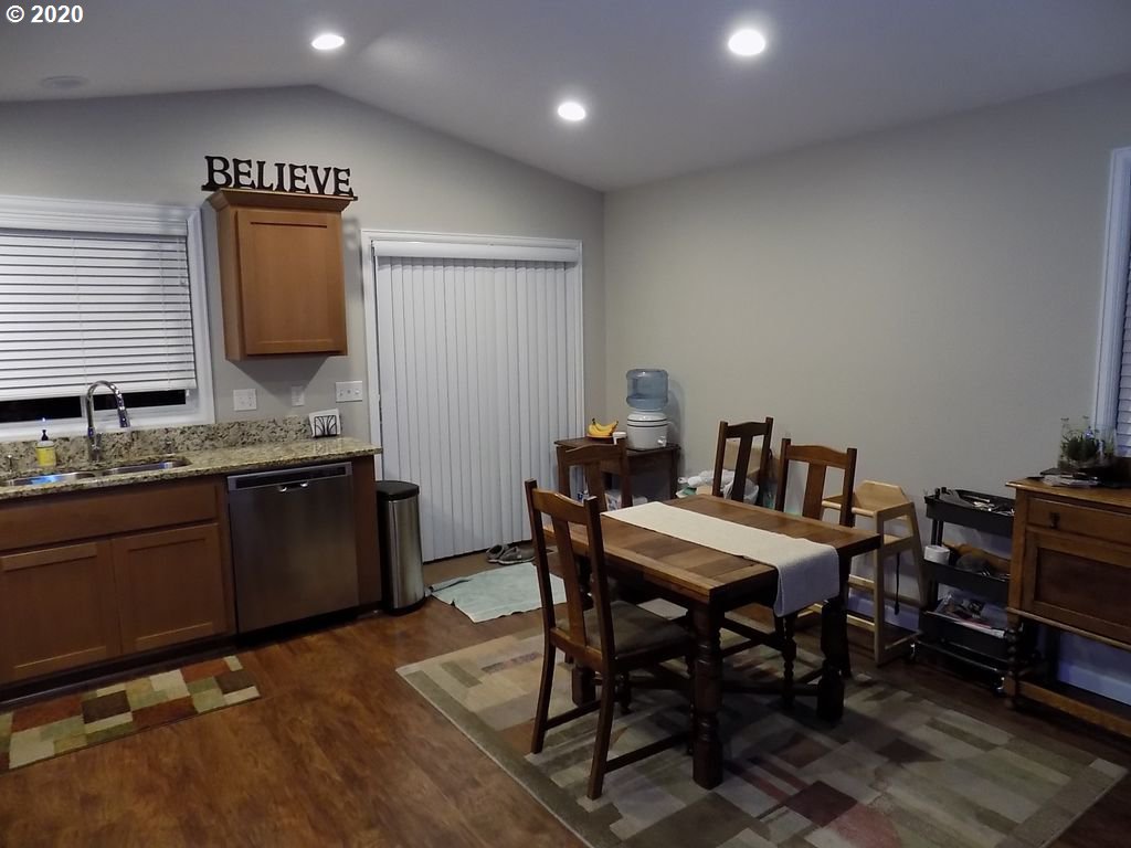 1114 Division Street Camas, WA 98607 - Photo 5 of 6 Gallery Image 5