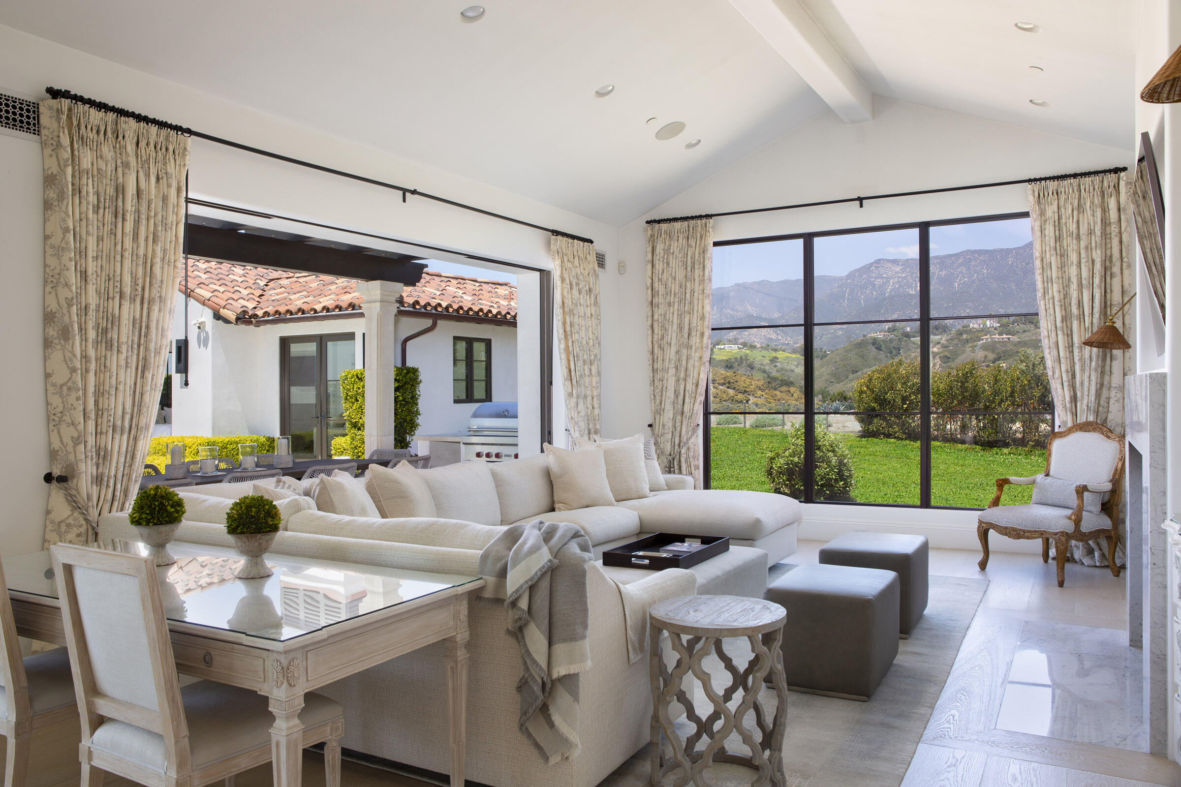 2720 Montecito Ranch Place Summerland, CA 93067 - Photo 13 of 37 Family room