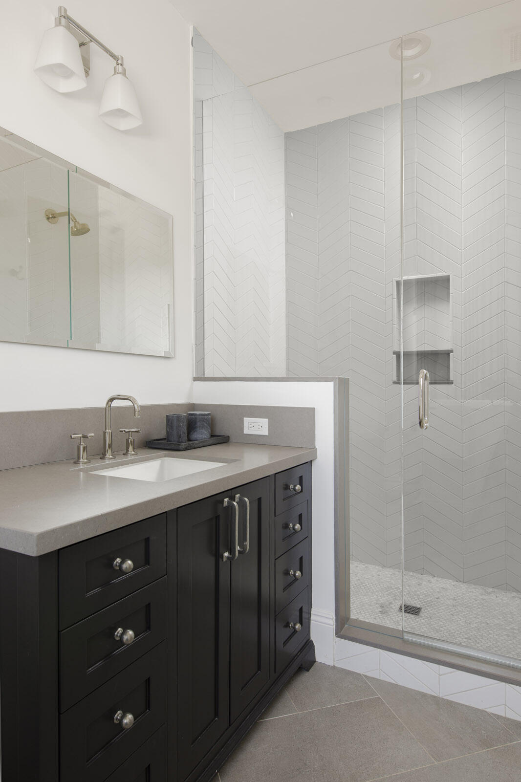 2720 Montecito Ranch Place Summerland, CA 93067 - Photo 23 of 37 Guest bathroom