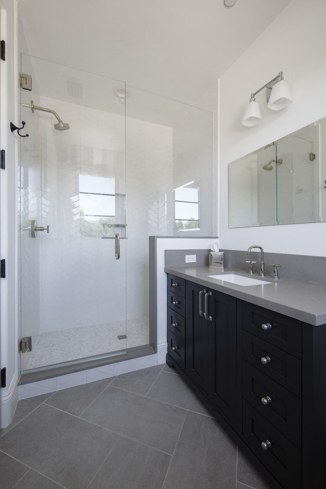 2720 Montecito Ranch Place Summerland, CA 93067 - Photo 25 of 37 Guest bathroom