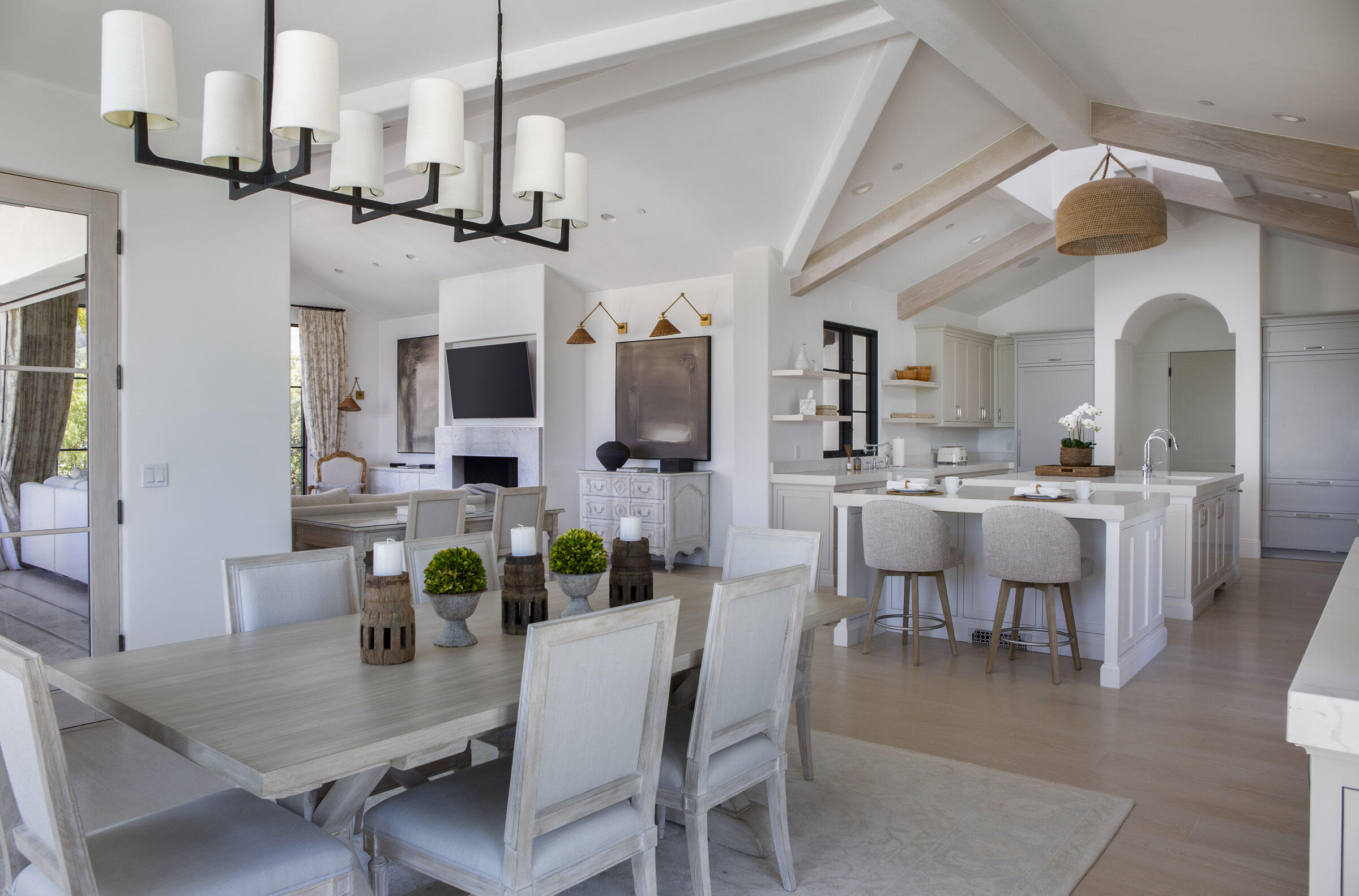 2720 Montecito Ranch Place Summerland, CA 93067 - Photo 7 of 37 Kitchen / family