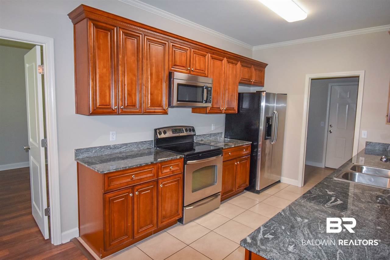 13708 Charmont Way Loxley, AL 36551 - Photo 6 of 16 Kitchen