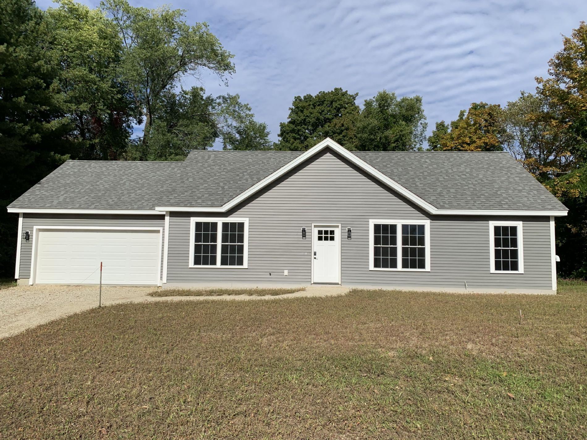 562 Pickering Road Rochester, NH 03867 - Photo 2 of 29