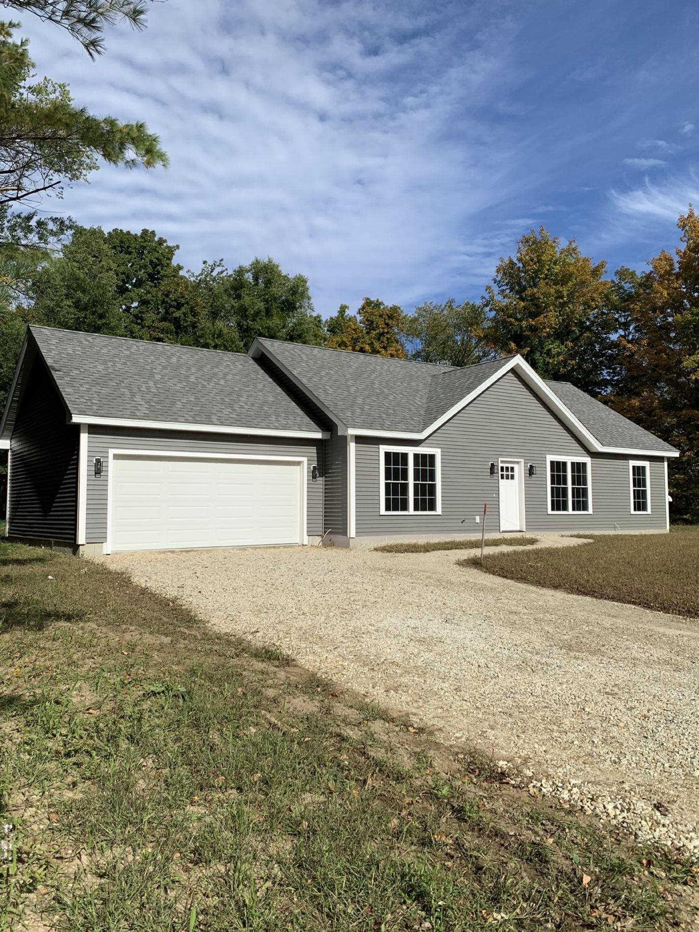 562 Pickering Road Rochester, NH 03867 - Photo 3 of 29