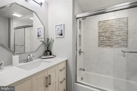 $595,000 | 5800 Nicholson Lane, Unit 1307, Rockville, MD 20852