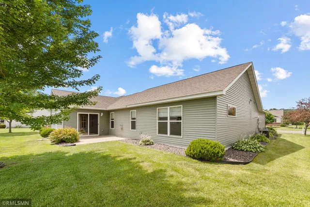 $279,900 | 1430 South Irving Avenue, Rush City, MN 55069