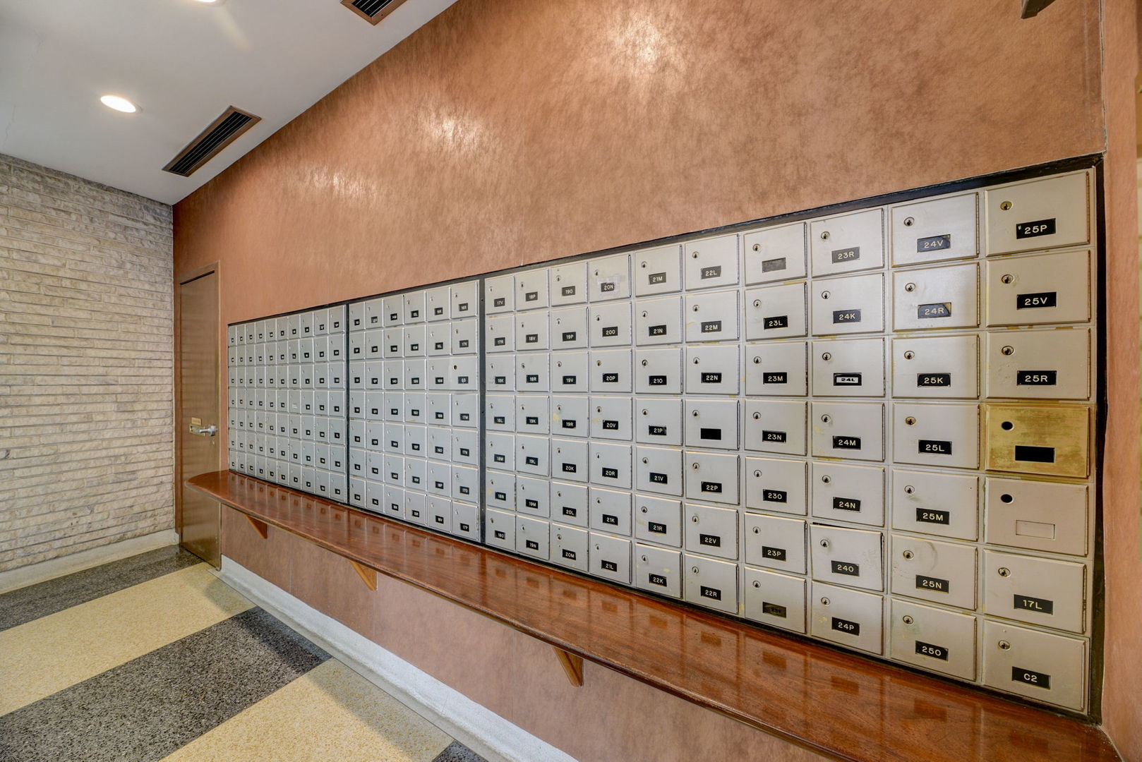 6301 North Sheridan Road, Unit 10N Chicago, IL 60660 - Photo 18 of 26 Gallery Image 18
