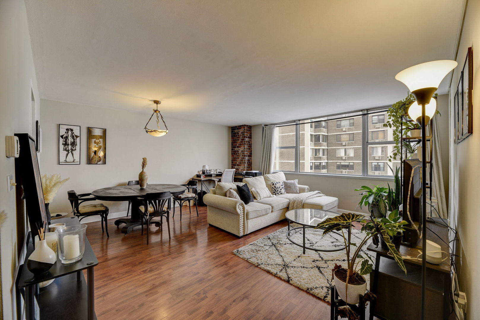 6301 North Sheridan Road, Unit 10N Chicago, IL 60660 - Photo 4 of 26 Gallery Image 4