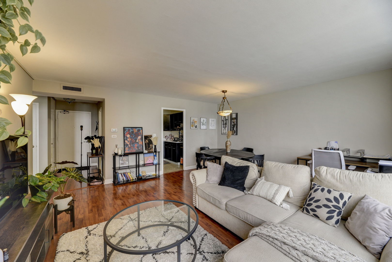 6301 North Sheridan Road, Unit 10N Chicago, IL 60660 - Photo 5 of 26 Gallery Image 5