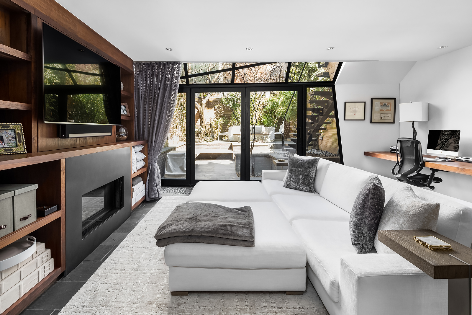 451 West 24th Street Manhattan, NY 10001 - Photo 8 of 13