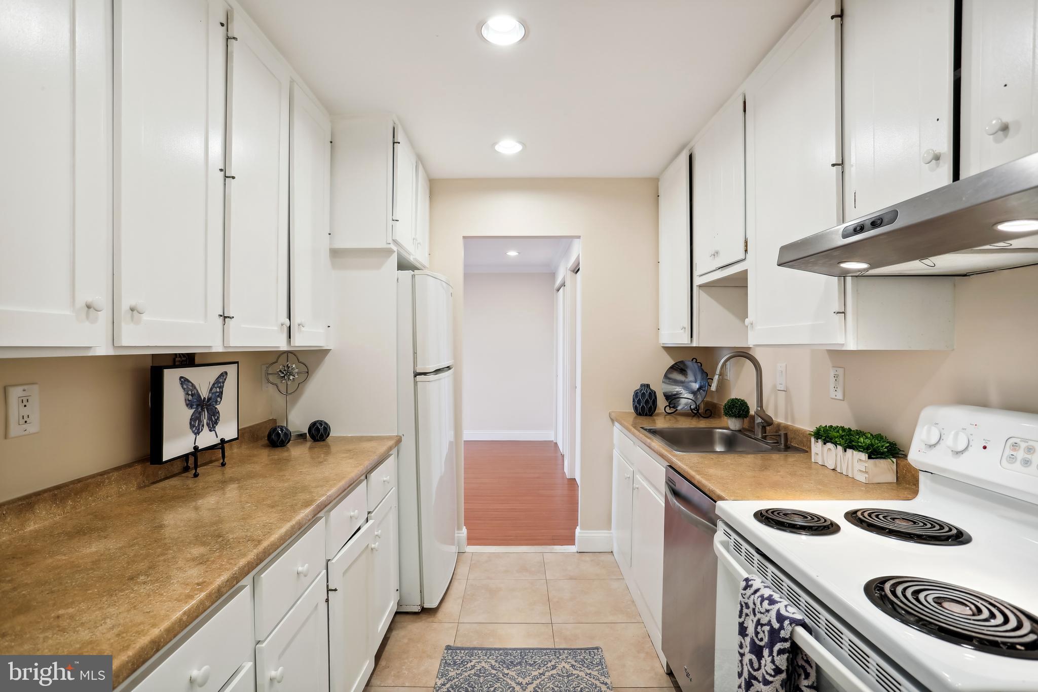 9701 Fields Road, Unit 1508 Gaithersburg, MD 20878 - Photo 4 of 50