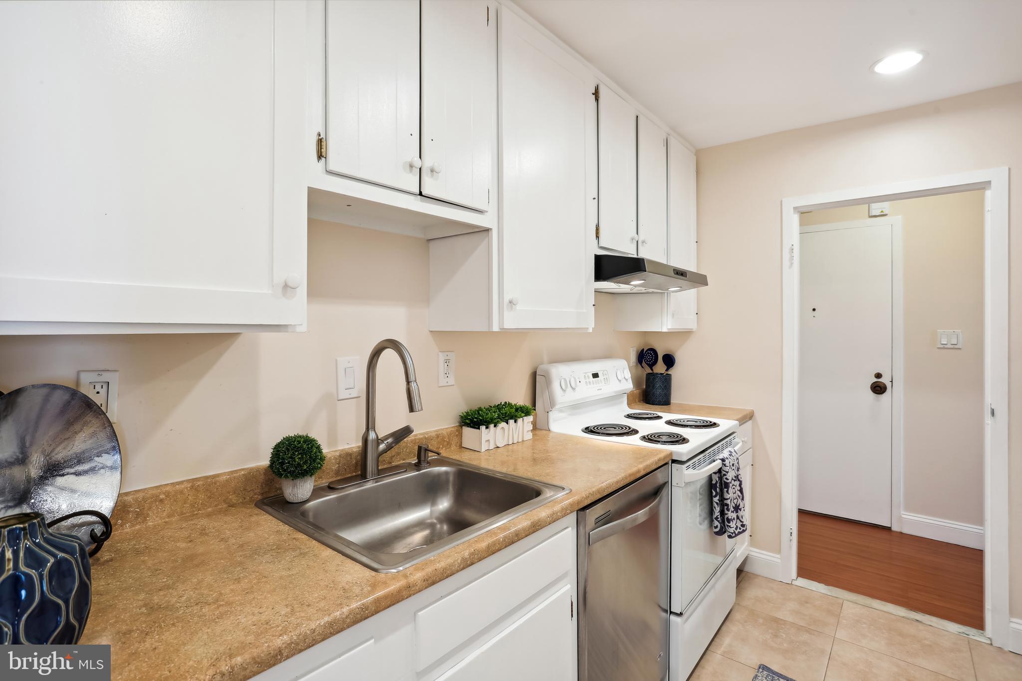 9701 Fields Road, Unit 1508 Gaithersburg, MD 20878 - Photo 5 of 50