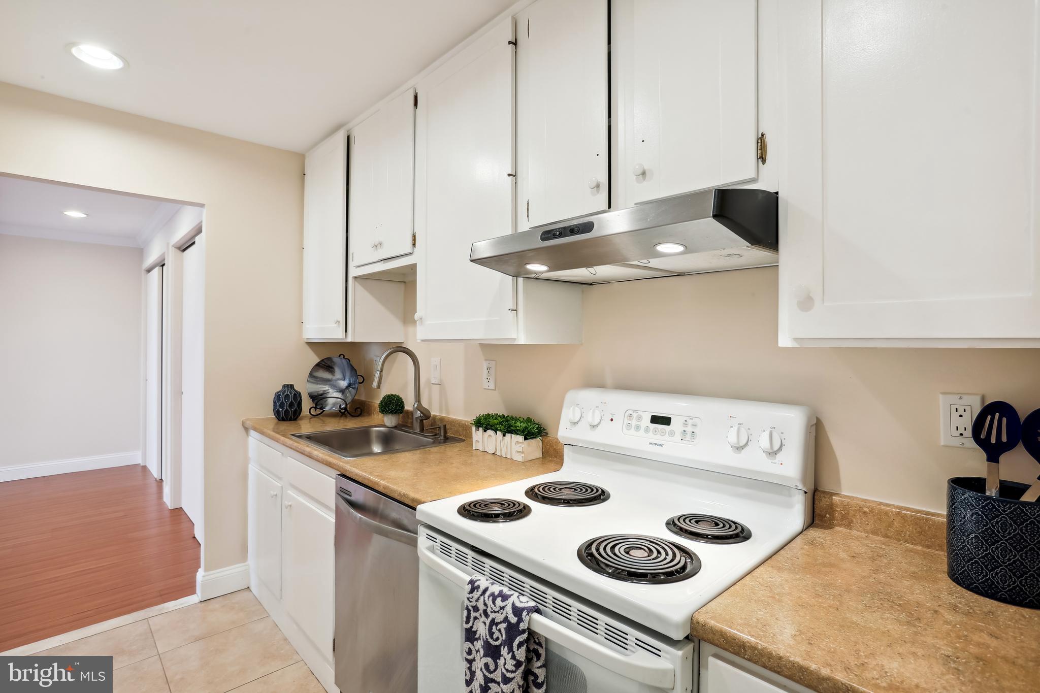 9701 Fields Road, Unit 1508 Gaithersburg, MD 20878 - Photo 7 of 50