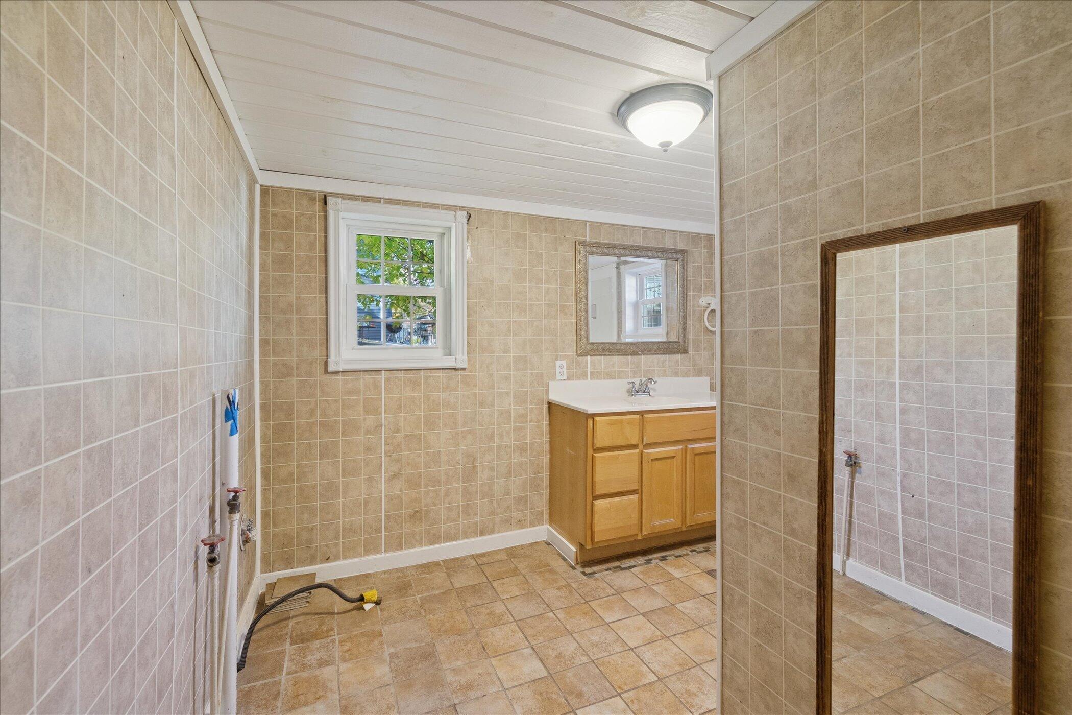 311 East Pine Street Edmore, MI 48829 - Photo 19 of 36 18-311-E-Pine-St-Windowstill