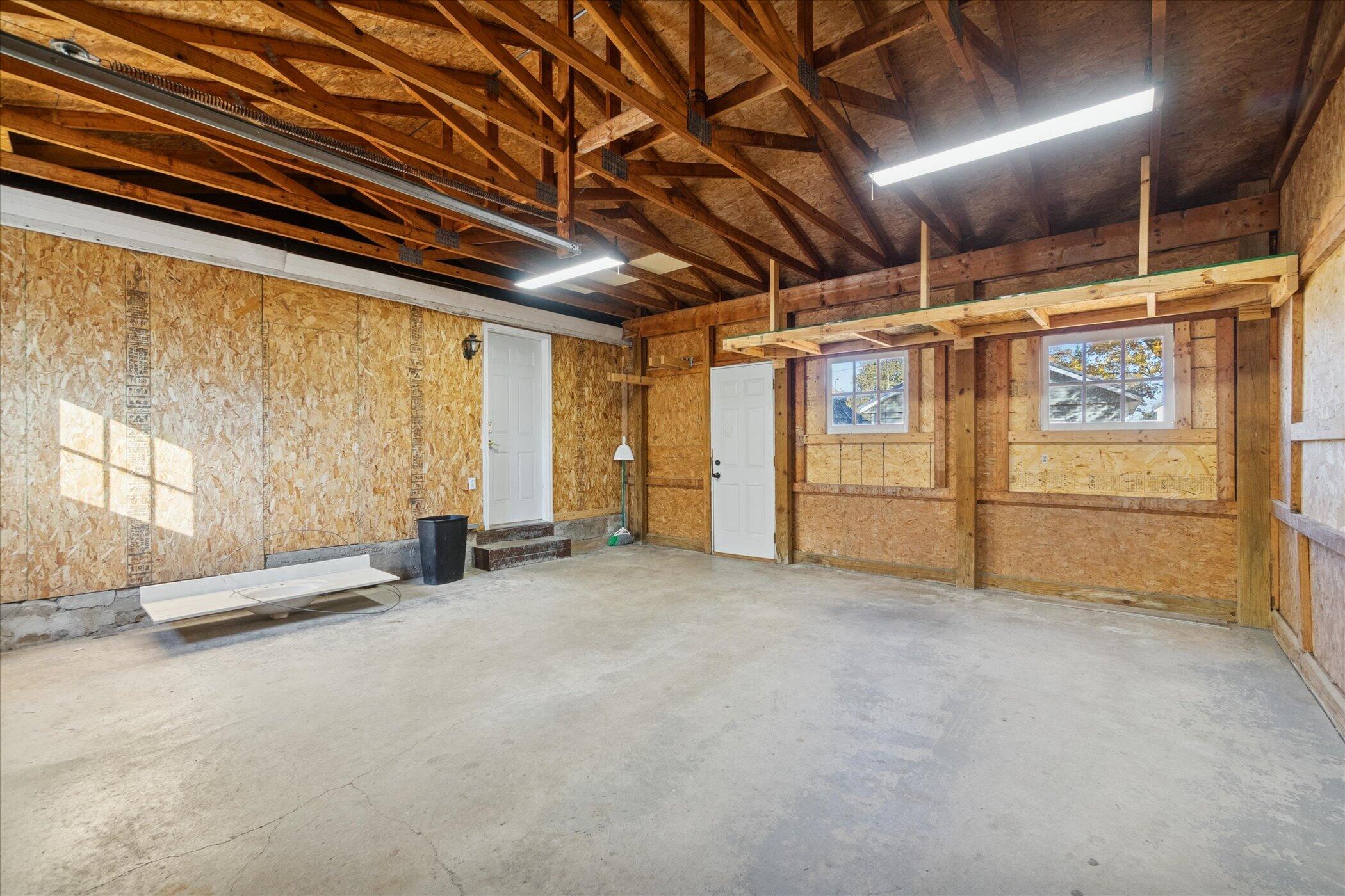 311 East Pine Street Edmore, MI 48829 - Photo 27 of 36 27-311-E-Pine-St-Windowstill