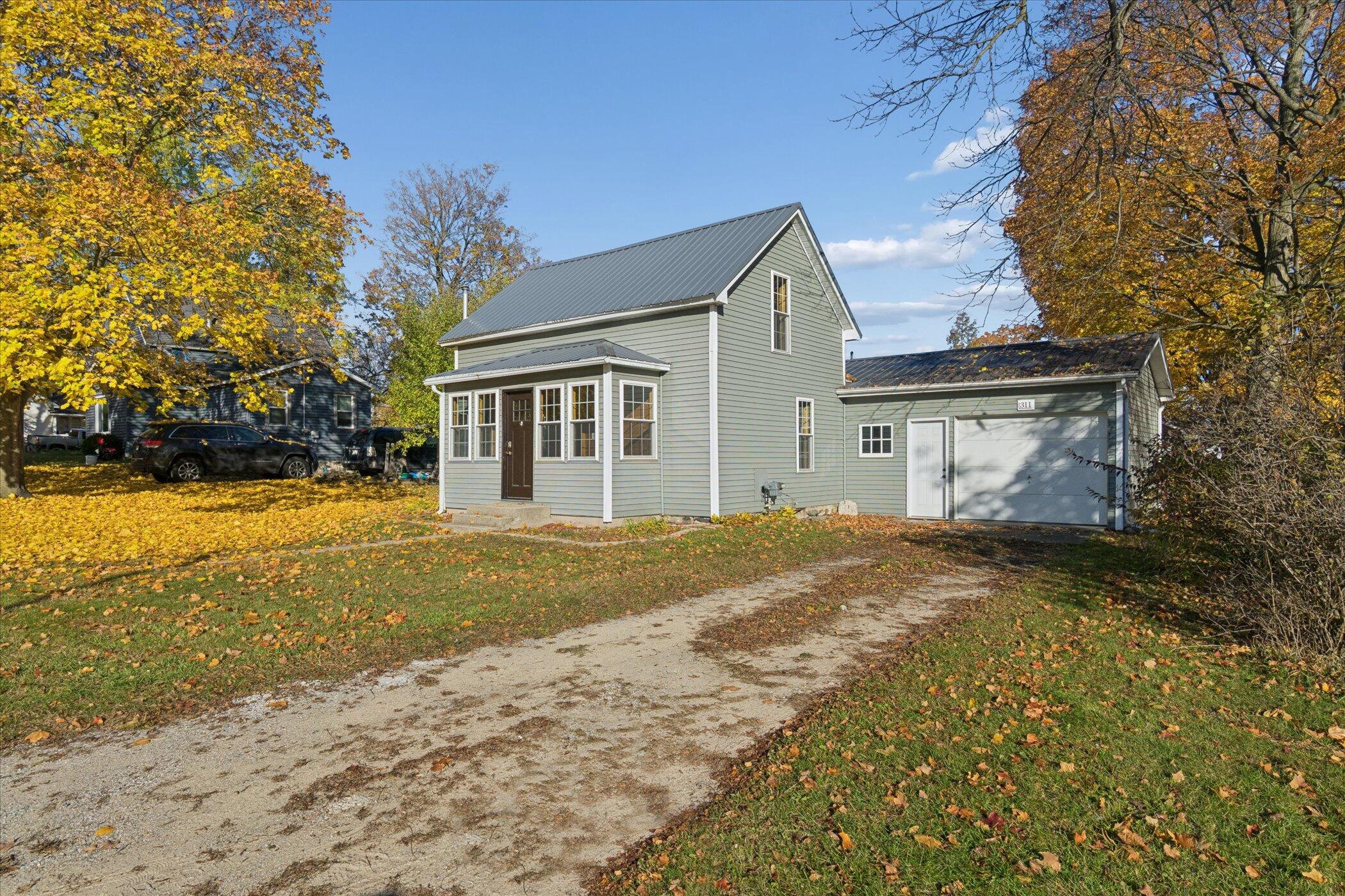 311 East Pine Street Edmore, MI 48829 - Photo 4 of 36 04-311-E-Pine-St-Windowstill