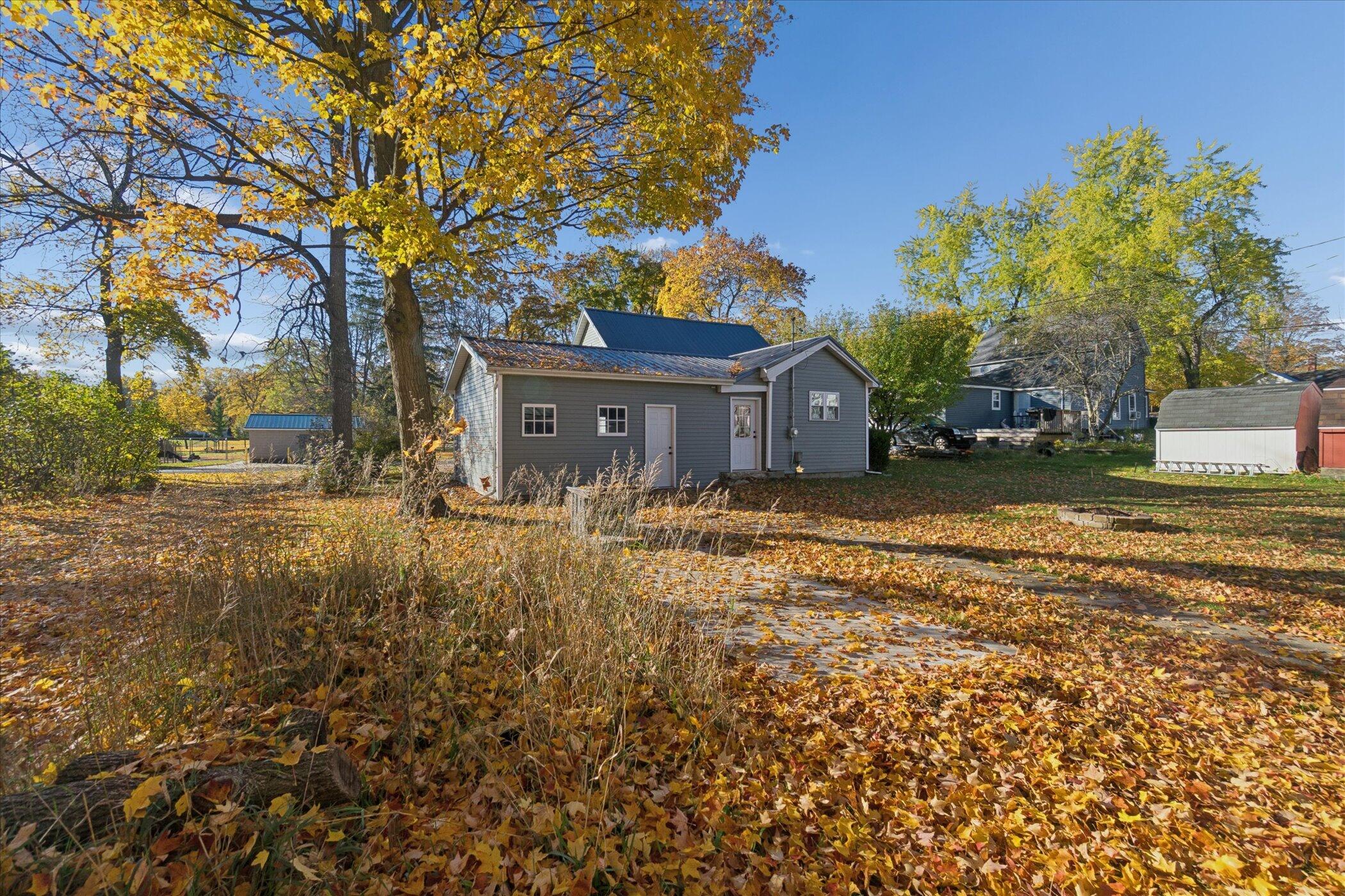 311 East Pine Street Edmore, MI 48829 - Photo 5 of 36 32-311-E-Pine-St-Windowstill