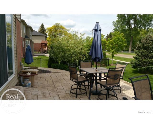 3583 Hogan Circle Rochester, MI 48307 - Photo 5 of 21 31244170-4.JPG