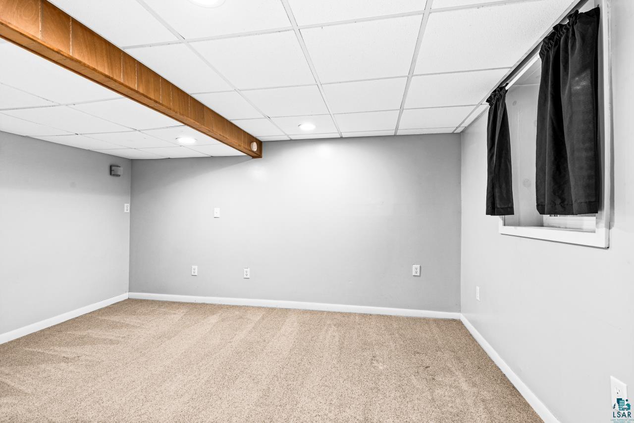 809 North Robin Avenue Duluth, MN 55811 - Photo 28 of 51