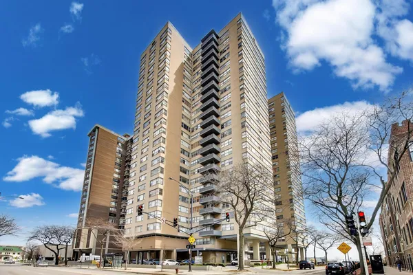 $169,888 | 6301 North Sheridan Road, Unit 8V, Chicago, IL 60660