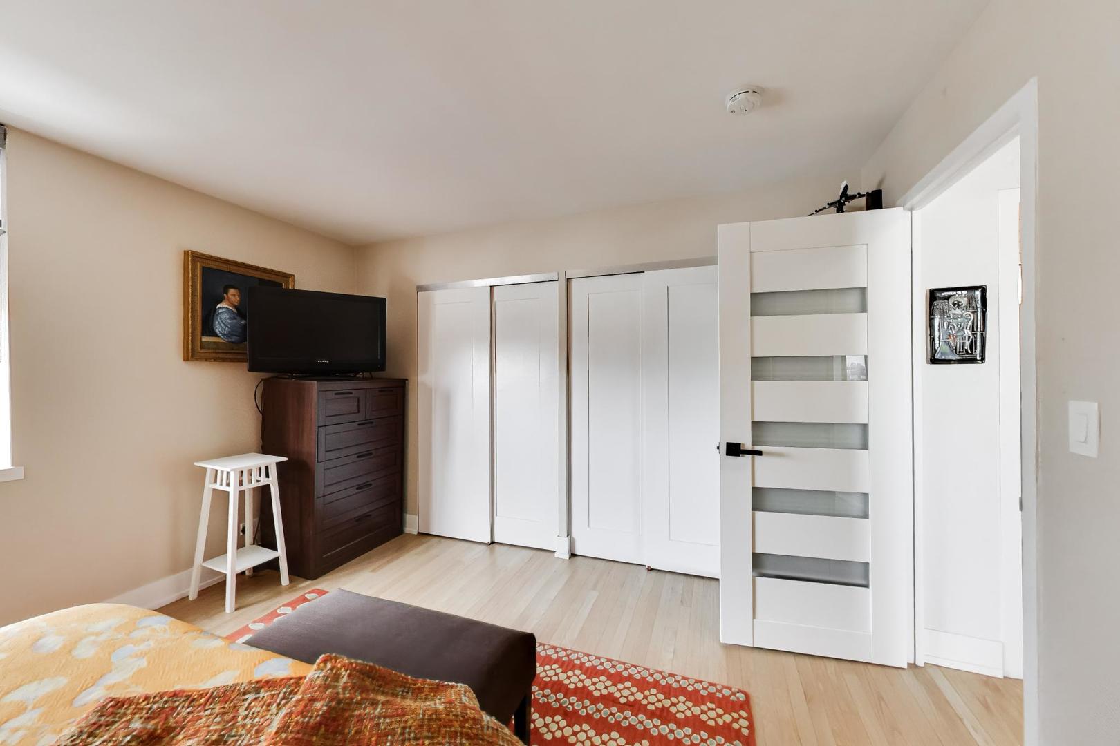 6301 North Sheridan Road, Unit 8V Chicago, IL 60660 - Photo 18 of 40