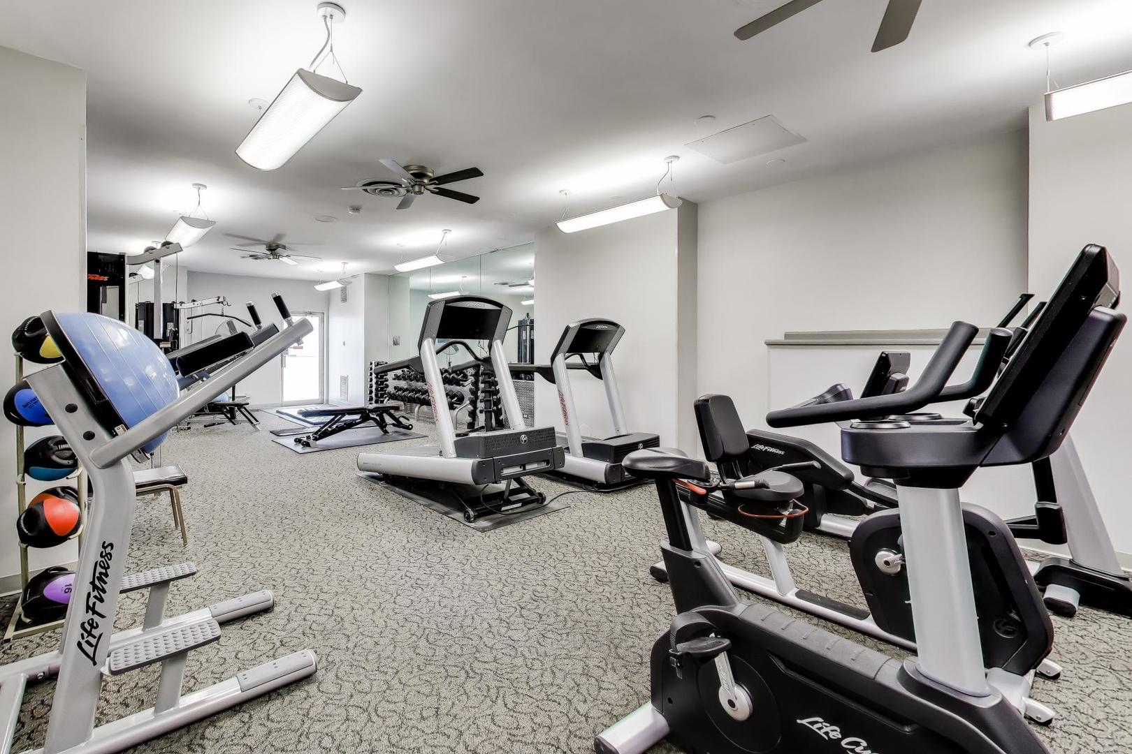 6301 North Sheridan Road, Unit 8V Chicago, IL 60660 - Photo 21 of 40