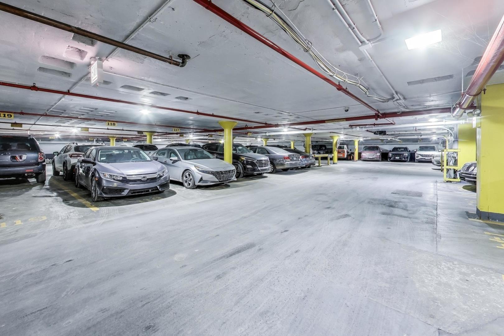 6301 North Sheridan Road, Unit 8V Chicago, IL 60660 - Photo 35 of 40