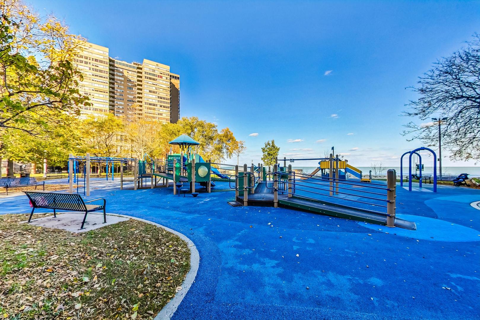 6301 North Sheridan Road, Unit 8V Chicago, IL 60660 - Photo 37 of 40