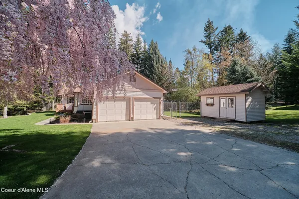 $750,000 | 2753 East Point Hayden Drive, Hayden, ID 83835