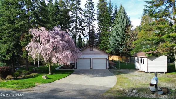 $750,000 | 2753 East Point Hayden Drive, Hayden, ID 83835