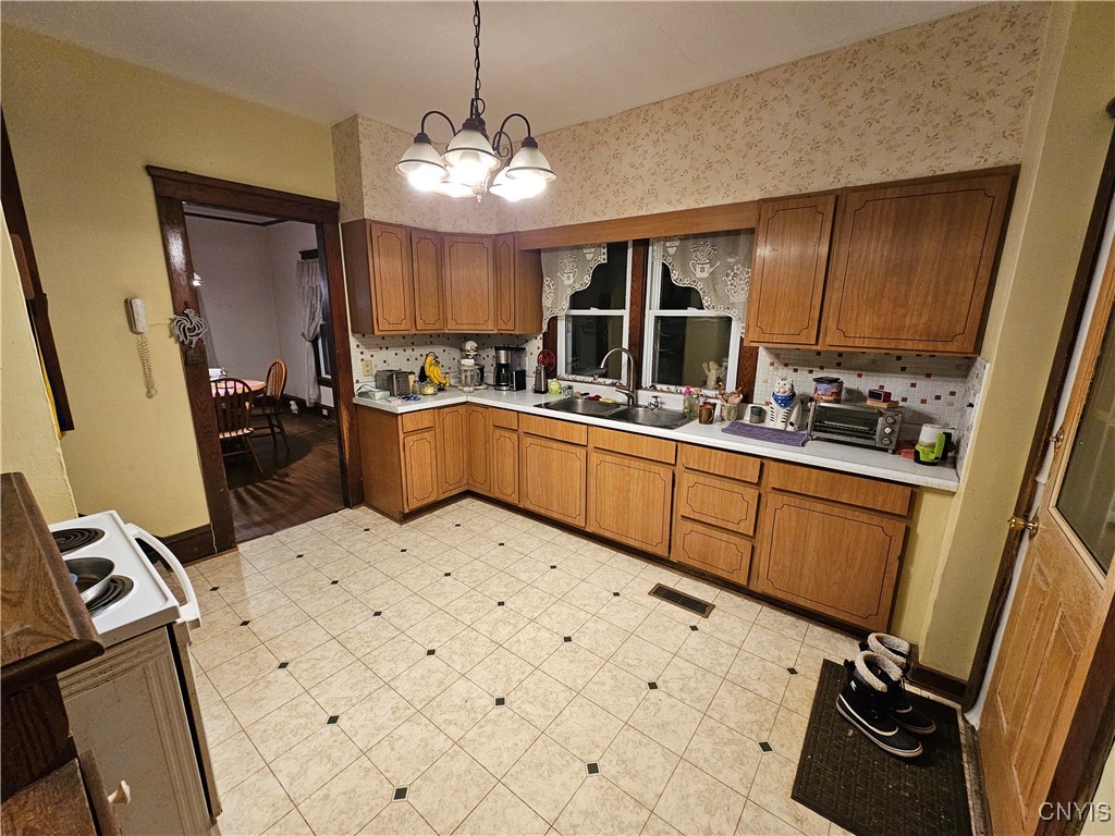 8543 Jericho Road Brutus, NY 13166 - Photo 12 of 39