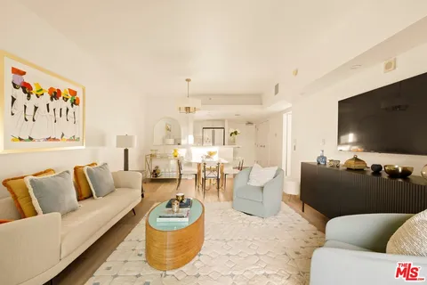 $899,000 | 13700 Marina Pointe Drive, Unit 314, Marina del Rey, CA 90292