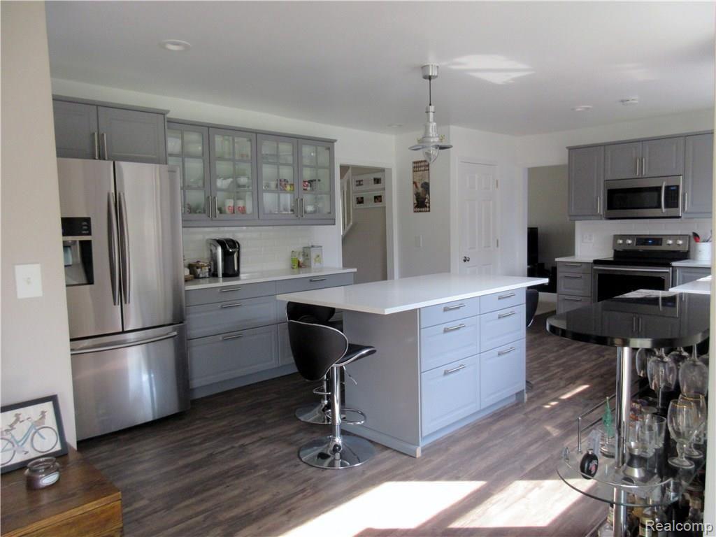 41975 Cherry Hill Road Novi, MI 48375 - Photo 9 of 34
