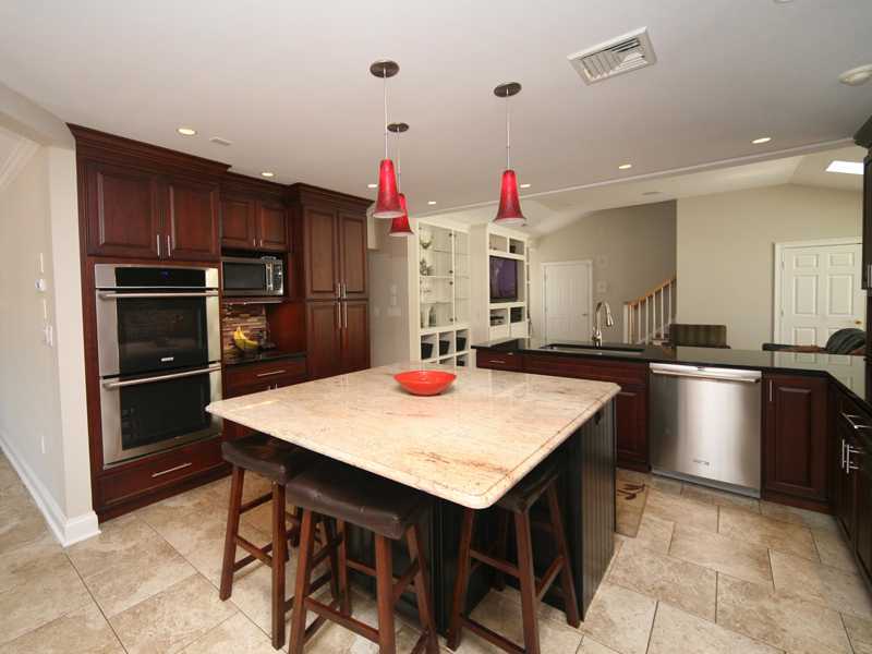 27 Middlesex Road Darien, CT 06820 - Photo 6 of 20 a kitchen with a table and chairs