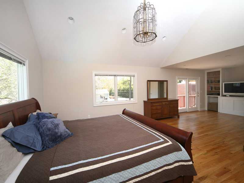 27 Middlesex Road Darien, CT 06820 - Photo 8 of 20 a living room with furniture and a flat screen tv