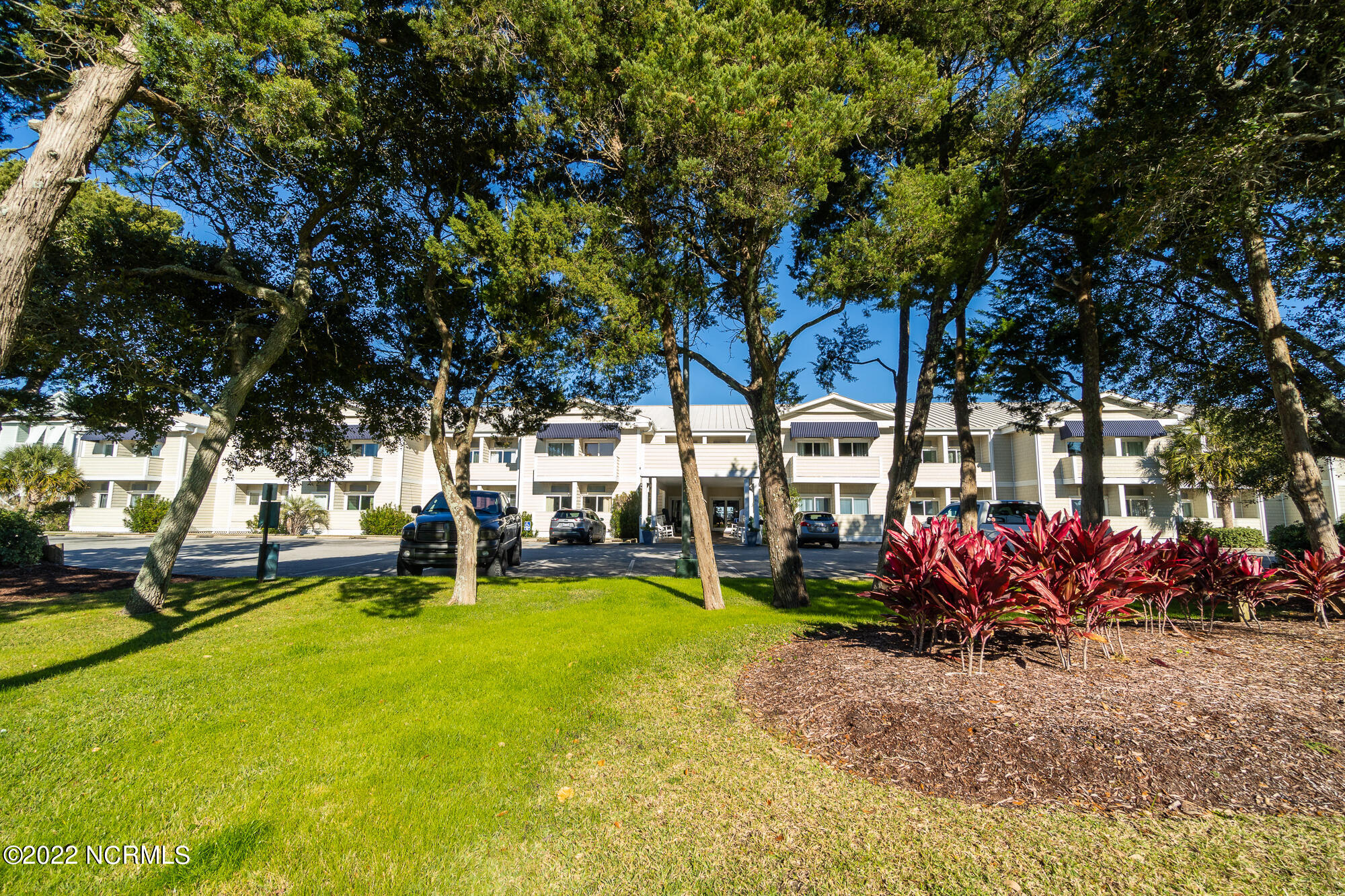 602 West Fort Macon Road, Unit 101 Atlantic Beach, NC 28512 - Photo 19 of 23 palm-suites-101-21