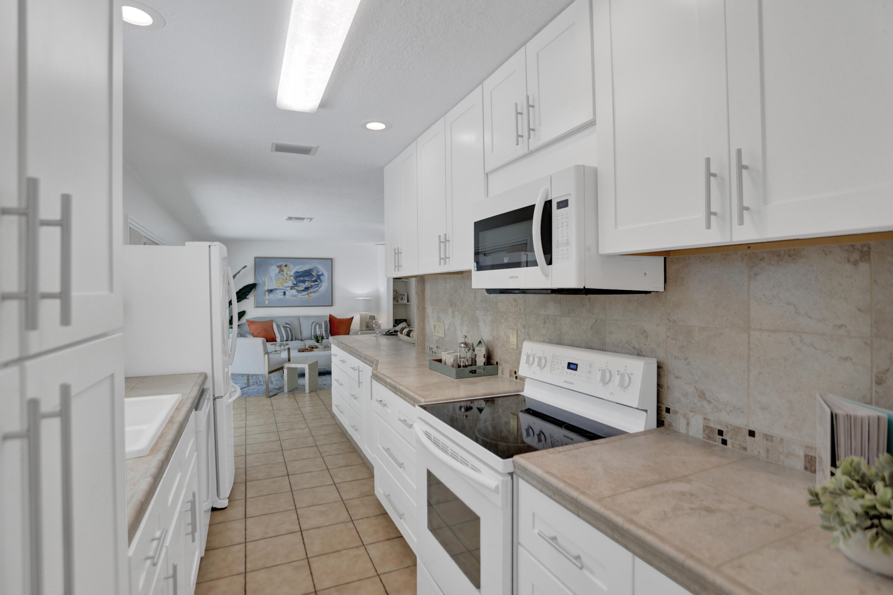727 Berkley Street Boca Raton, FL 33487 - Photo 11 of 44 B27I8838