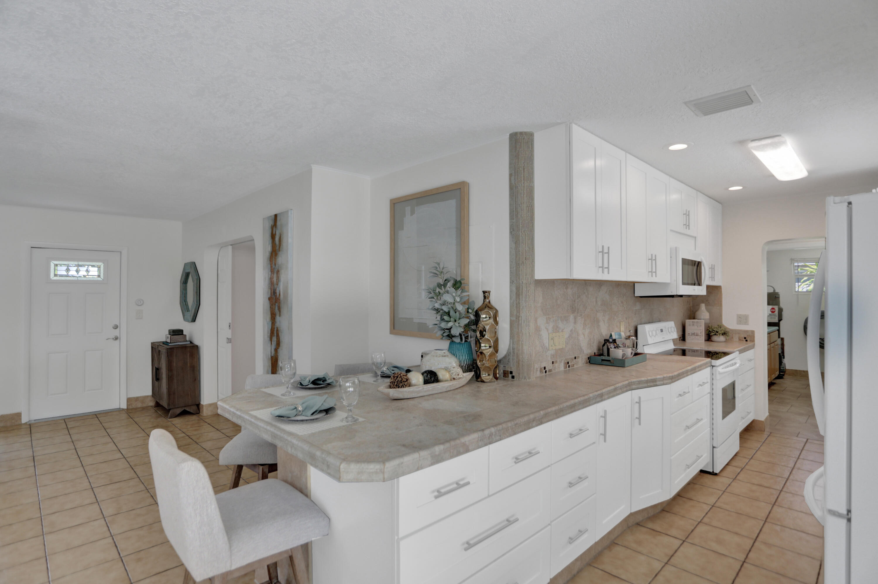 727 Berkley Street Boca Raton, FL 33487 - Photo 12 of 44 B27I8829