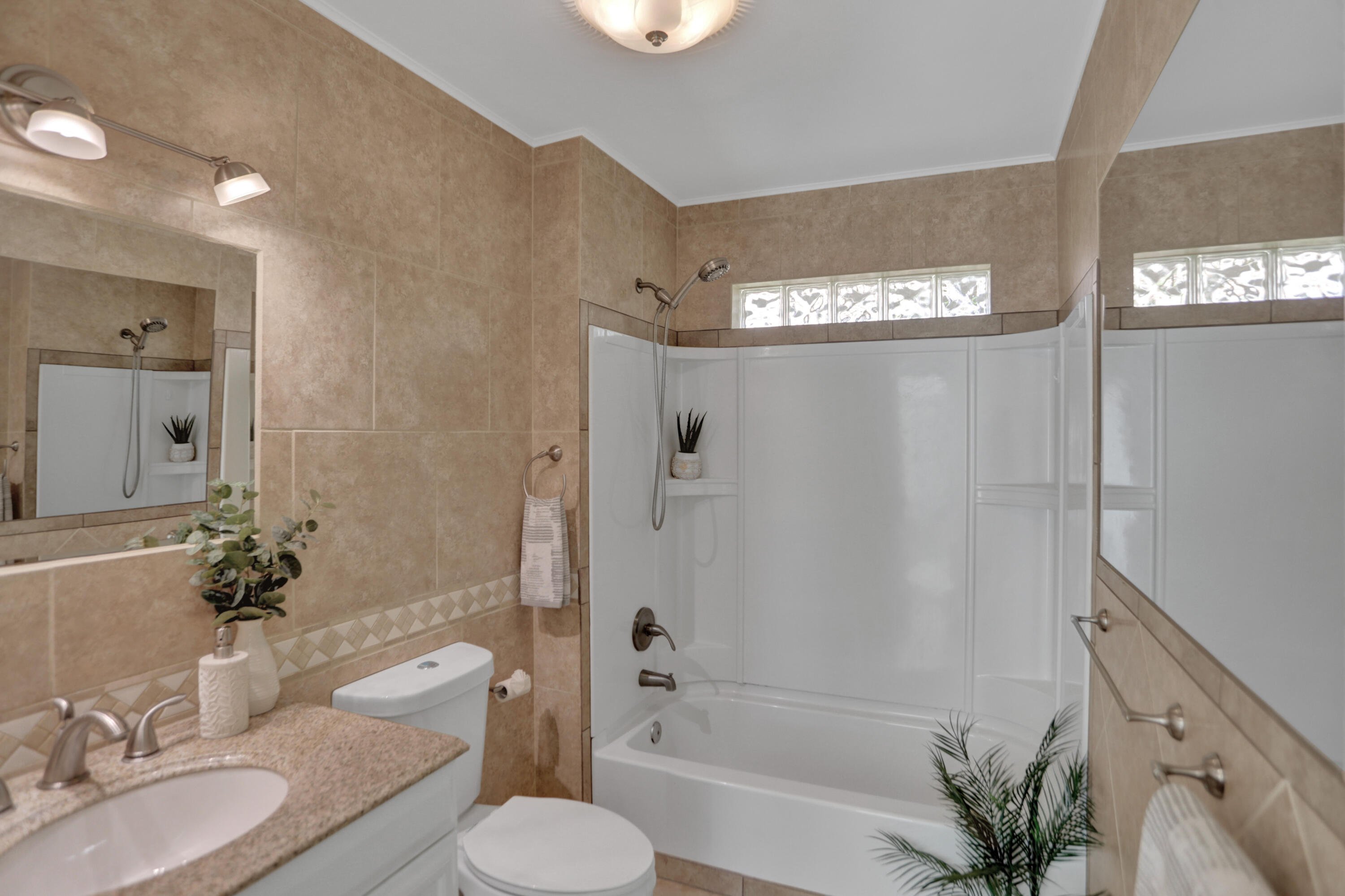 727 Berkley Street Boca Raton, FL 33487 - Photo 20 of 44 B27I8859