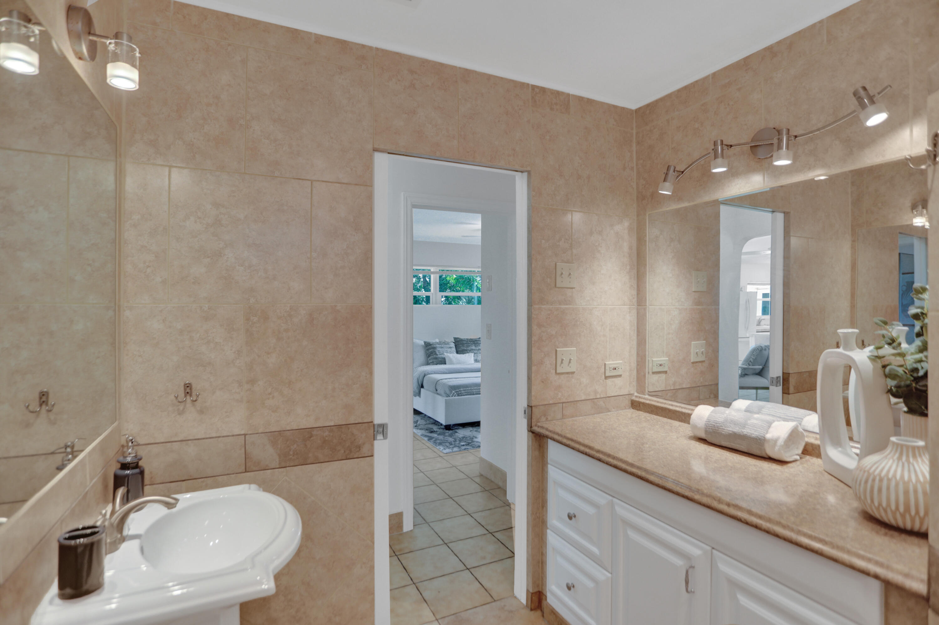 727 Berkley Street Boca Raton, FL 33487 - Photo 33 of 44 B27I8898
